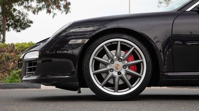 مستعملة Porsche 911 Carrera 4S VI (997) تجميل الوجه, 3.8 l, 2009 في في دبي من Dresden Motors، اللون أسود. مواصفات الخليج | AUTO.AE