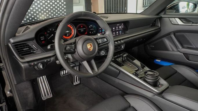 مستعملة Porsche 911 Carrera 4S VIII (992), 3.0 l, 2024 في في دبي من Laith Alobaidi Motors، اللون أسود. المواصفات الكورية | AUTO.AE