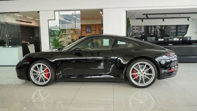 مستعملة Porsche 911 Carrera 4S VIII (992), 3.0 l, 2024 في في دبي من Laith Alobaidi Motors، اللون أسود. المواصفات الكورية | AUTO.AE