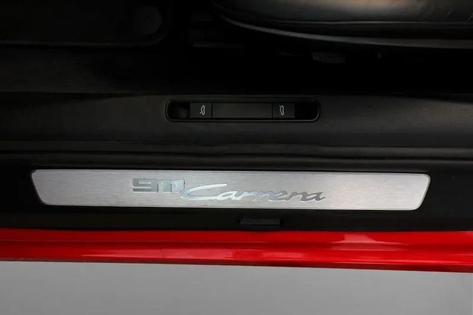 مستعملة Porsche 911 Carrera VIII (992), 3.0 l, 2022 في في دبي من Mohammad Alkarak Motors، اللون أحمر. مواصفات الخليج | AUTO.AE