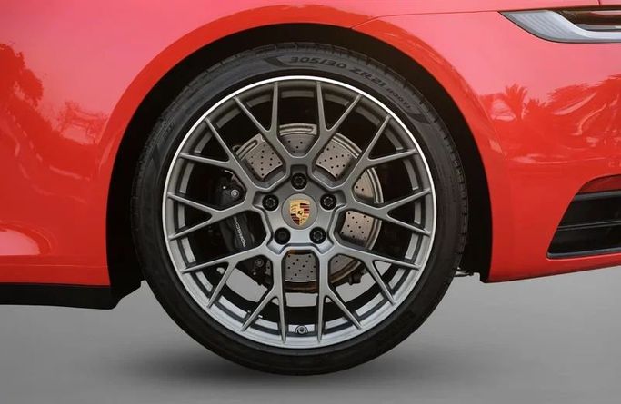 مستعملة Porsche 911 Carrera VIII (992), 3.0 l, 2022 في في دبي من Mohammad Alkarak Motors، اللون أحمر. مواصفات الخليج | AUTO.AE