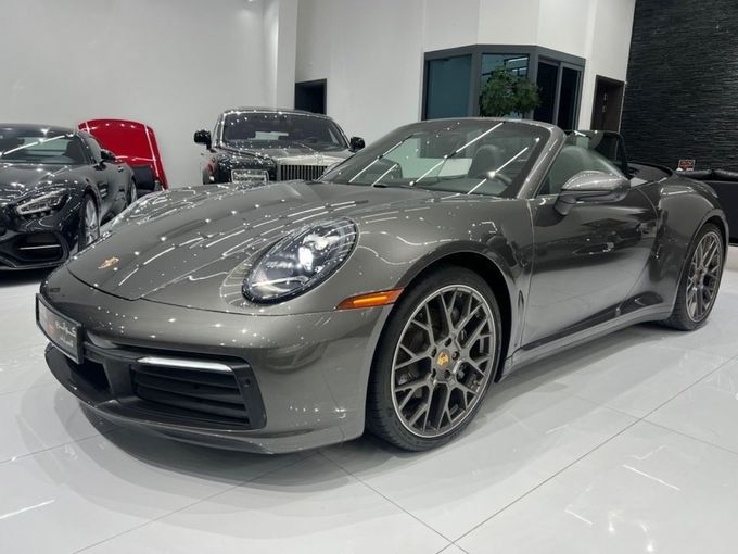 Used Porsche 911 Carrera VIII (992), 3.0 l, 2020 in Dubai by Quatro Motors, Grey color.  | AUTO.AE