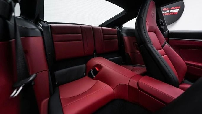 Новый Porsche 911 Carrera VIII (992) Рестайлинг, 3.0 л, 2025 в Дубае от Al Ain Class Motors Черный цвет. GCC | AUTO.AE