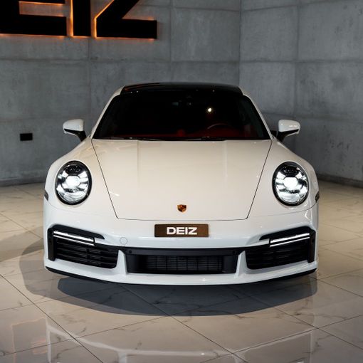 Porsche 911 S/T, 2023 купе спорт класса в Дубае от DEIZ белый цвет | AUTO.AE