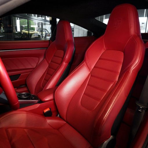 Porsche 911 S/T, 2023 купе спорт класса в Дубае от DEIZ белый цвет | AUTO.AE