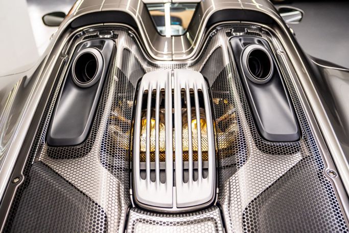 Новый Porsche 918 Spyder, 4.6 л, 2014 в Дубае Бежевый цвет. Европейская | AUTO.AE