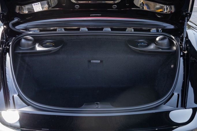 Подержанный Porsche Boxster IV 718 (982), 2.0 л, 2022 в Дубае от Linda Cars Черный цвет. GCC | AUTO.AE