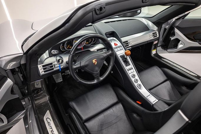 Новый Porsche Carrera GT, 5.7 л, 2005 в Дубае от PUPIL OF FATE MOTORS Серебристый цвет. Other | AUTO.AE