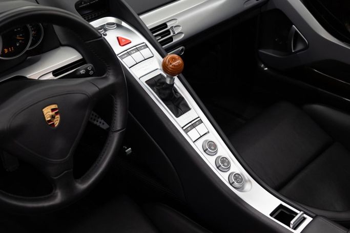 Новый Porsche Carrera GT, 5.7 л, 2005 в Дубае от PUPIL OF FATE MOTORS Серебристый цвет. Other | AUTO.AE