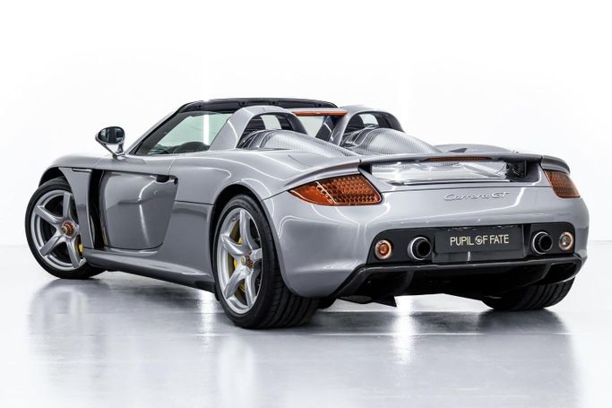 Новый Porsche Carrera GT, 5.7 л, 2005 в Дубае от PUPIL OF FATE MOTORS Серебристый цвет. Other | AUTO.AE