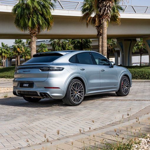 Porsche Cayenne Turbo Coupé III, 2023 внедорожник 5 дв. coupé бизнес класса в Дубае от DEIZ серебристый цвет | AUTO.AE