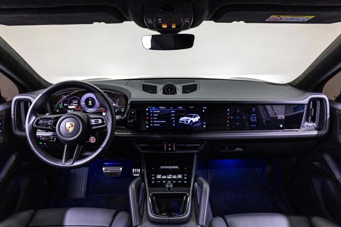 Подержанный Porsche Cayenne S Coupé III, 2.9 л, 2024 в Дубае от PUPIL OF FATE MOTORS Синий цвет. GCC | AUTO.AE