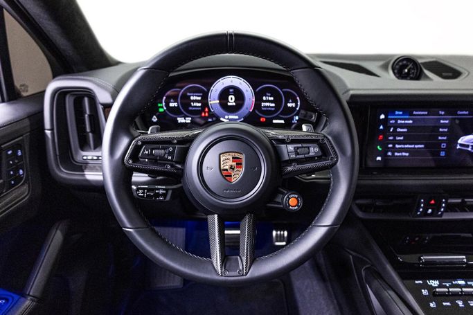 Подержанный Porsche Cayenne S Coupé III, 2.9 л, 2024 в Дубае от PUPIL OF FATE MOTORS Синий цвет. GCC | AUTO.AE