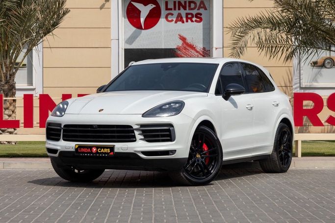 Used Porsche Cayenne S III, 2.9 l, 2018 in Dubai by Linda Cars, White color. GCC Specs | AUTO.AE