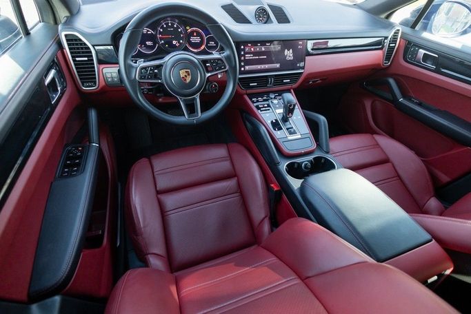 Подержанный Porsche Cayenne III Рестайлинг, 3.0 л, 2023 в Дубае от Linda Cars Черный цвет. GCC | AUTO.AE