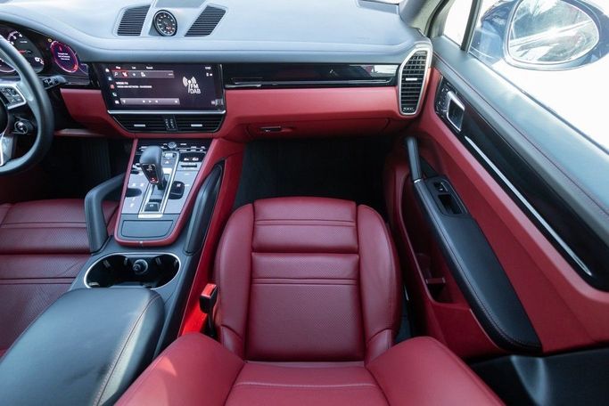 Подержанный Porsche Cayenne III Рестайлинг, 3.0 л, 2023 в Дубае от Linda Cars Черный цвет. GCC | AUTO.AE