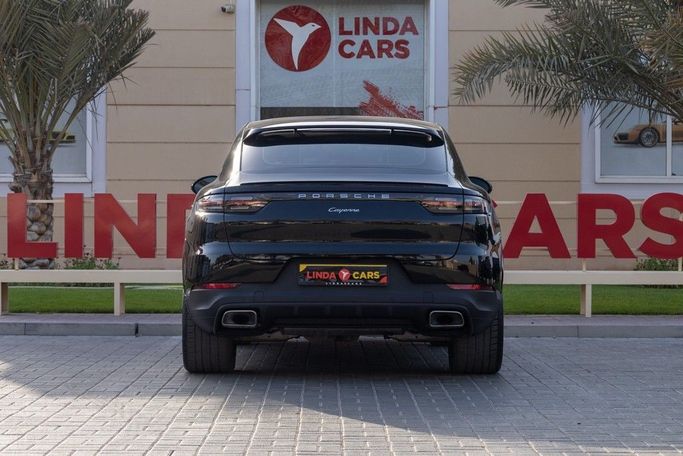 Подержанный Porsche Cayenne III Рестайлинг, 3.0 л, 2023 в Дубае от Linda Cars Черный цвет. GCC | AUTO.AE