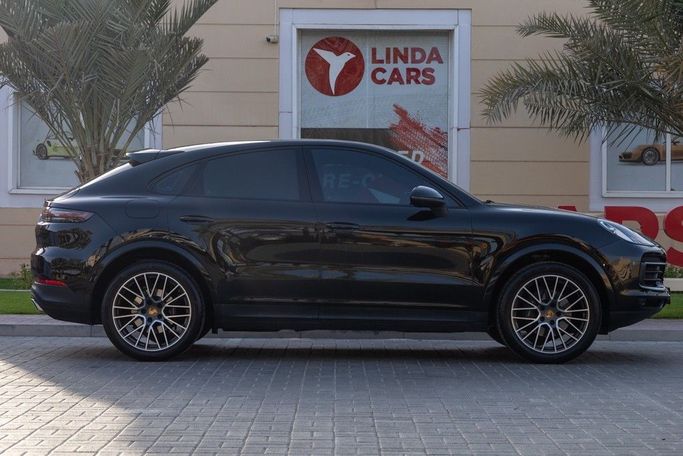 Подержанный Porsche Cayenne III Рестайлинг, 3.0 л, 2023 в Дубае от Linda Cars Черный цвет. GCC | AUTO.AE