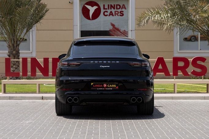 Подержанный Porsche Cayenne III, 3.0 л, 2021 в Дубае от Linda Cars Черный цвет. GCC | AUTO.AE