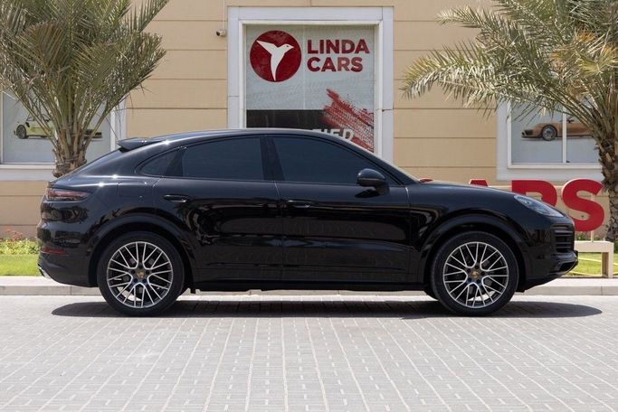 Подержанный Porsche Cayenne III, 3.0 л, 2021 в Дубае от Linda Cars Черный цвет. GCC | AUTO.AE