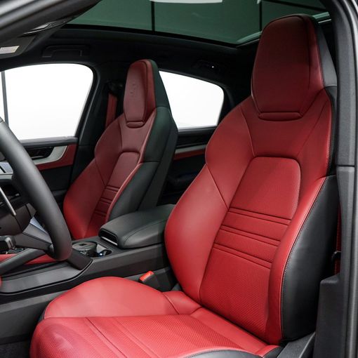 Новый Porsche Cayenne Coupé III Рестайлинг, 3.0 л, 2025 в Дубае от AAA Motors Черный цвет. GCC | AUTO.AE