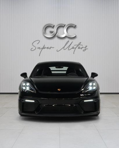 Подержанный Porsche Cayman GT4 II 718 (982), 4.0 л, 2020 в Дубае от GCC Super Motors Черный цвет. GCC | AUTO.AE