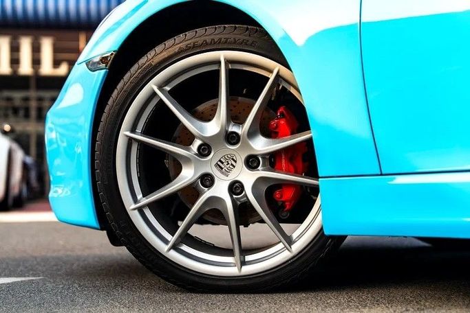 Used Porsche Cayman S II (981), 3.4 l, 2015 in Dubai by Shamil Motors, Light Blue color. Japanese Specs | AUTO.AE