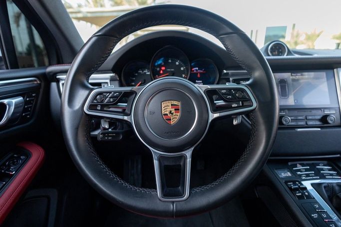 Used Porsche Macan I, 2.0 l, 2018 in Dubai by Linda Cars, White color. GCC Specs | AUTO.AE