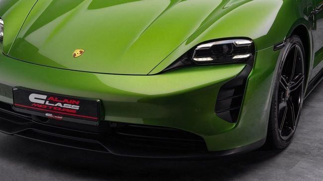 Used Porsche Taycan 4S I, 2021 in Dubai by Al Ain Class Motors, Green color. European Specs | AUTO.AE