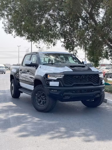 Новый RAM 1500 Crew Cab RHO V Рестайлинг, 3.0 л, 2025 в Дубае от Bormela Cars Черный цвет. Американская | AUTO.AE