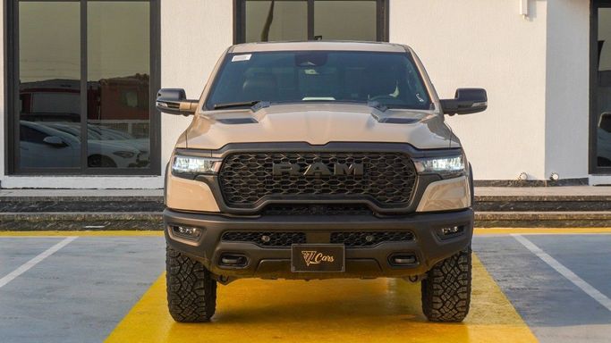 Новый RAM 1500 Crew Cab V Рестайлинг, 3.0 л, 2025 в Дубае от 777 CARS Коричневый цвет. Канадская | AUTO.AE