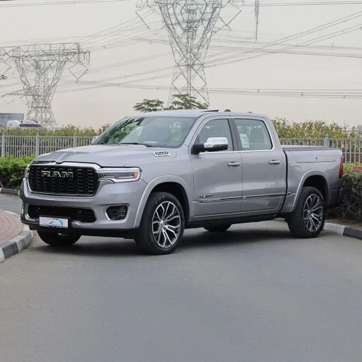 Новый RAM 1500 Crew Cab V Рестайлинг, 3.0 л, 2025 в Дубае от Auto Max Group Серебристый цвет. GCC | AUTO.AE