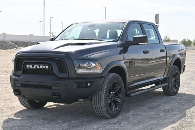 Новый RAM 1500 IV (DS/DJ), 5.7 л, 2023 в Дубае от Mohamed Hakim Motors Серый цвет. GCC | AUTO.AE