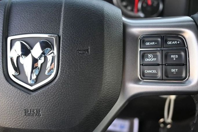 Новый RAM 1500 IV (DS/DJ), 5.7 л, 2023 в Дубае от Mohamed Hakim Motors Серый цвет. GCC | AUTO.AE