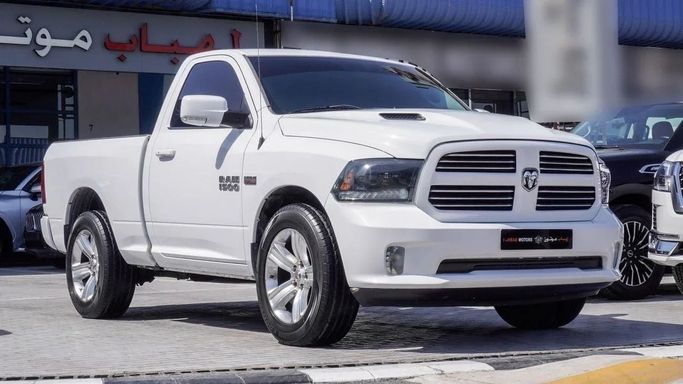 Подержанный RAM 1500 IV (DS/DJ), 5.7 л, 2015 в Дубае от Lahbab Motors Белый цвет. Европейская | AUTO.AE