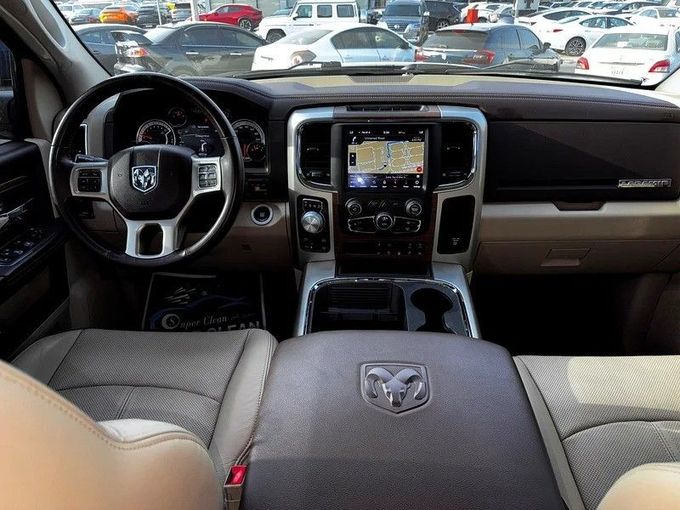 Подержанный RAM 1500 V, 5.7 л, 2020 в Дубае от Shamil Motors Серый цвет.  | AUTO.AE