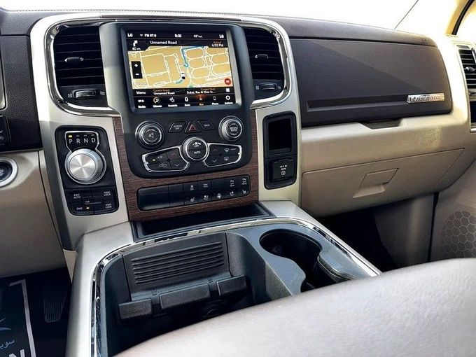 Подержанный RAM 1500 V, 5.7 л, 2020 в Дубае от Shamil Motors Серый цвет.  | AUTO.AE