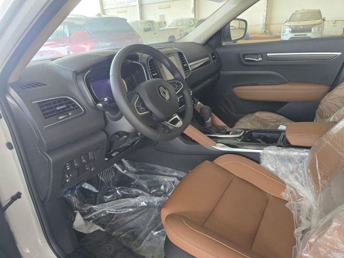 Новый Renault Koleos II Рестайлинг, 2.5 л, 2025 в Дубае от Mohamed Hakim Motors Белый цвет. GCC | AUTO.AE
