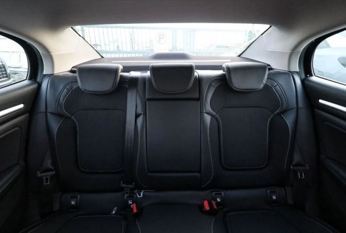 Новый Renault Megane IV Рестайлинг, 1.3 л, 2024 в Дубае от Mohamed Hakim Motors Серебристый цвет. Other | AUTO.AE