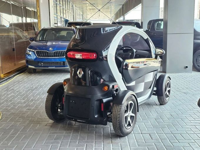 Новый Renault Twizy, 2019 в Дубае от SK Motors Черный цвет. GCC | AUTO.AE
