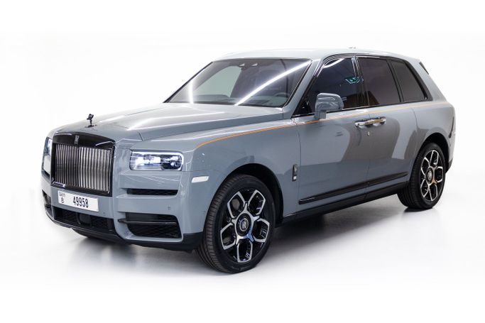 Rolls-Royce Cullinan I, 2024 внедорожник 5 дв. бизнес класса в Дубае от POF RENTAL серый цвет | AUTO.AE