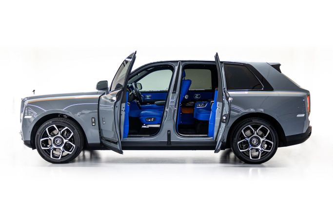 Rolls-Royce Cullinan I, 2024 внедорожник 5 дв. бизнес класса в Дубае от POF RENTAL серый цвет | AUTO.AE