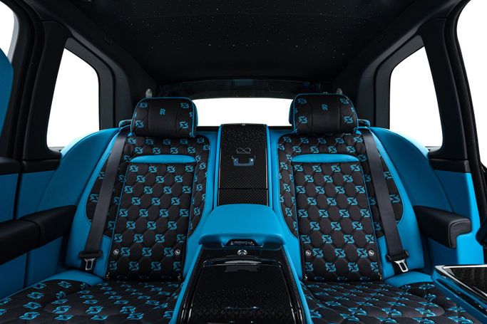 Новый Rolls-Royce Cullinan Black Badge I, 6.7 л, 2025 в Дубае от X MOTORS Черный цвет. GCC | AUTO.AE