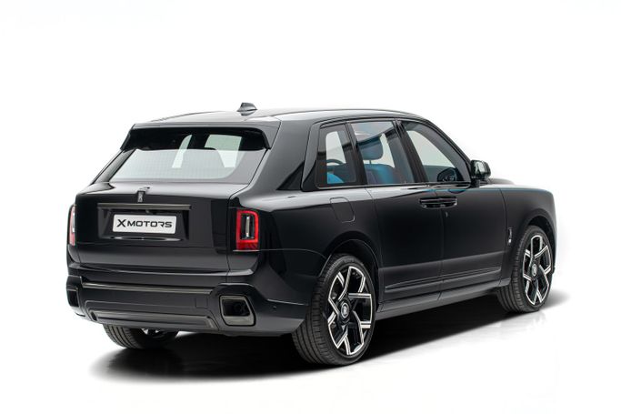 Новый Rolls-Royce Cullinan Black Badge I, 6.7 л, 2025 в Дубае от X MOTORS Черный цвет. GCC | AUTO.AE