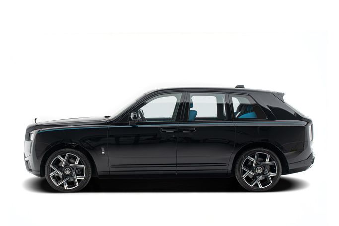 Новый Rolls-Royce Cullinan Black Badge I, 6.7 л, 2025 в Дубае от X MOTORS Черный цвет. GCC | AUTO.AE