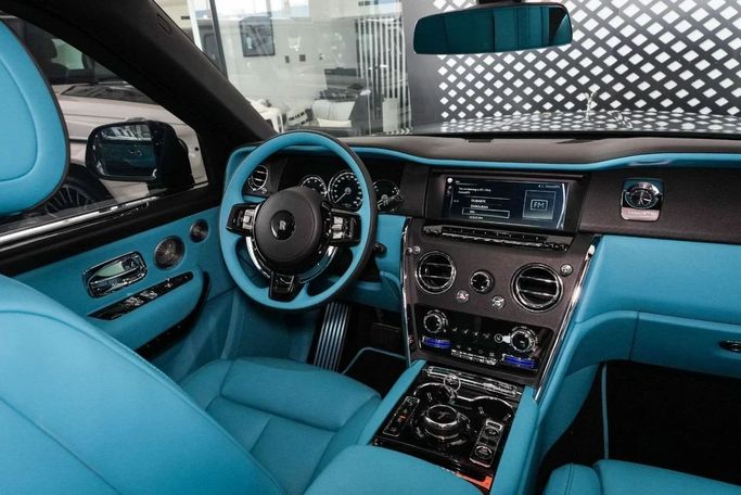مستعملة Rolls-Royce Cullinan, 6.7 l, 2023 في في دبي من Laith Alobaidi Motors، اللون أسود. المواصفات الأوروبية | AUTO.AE
