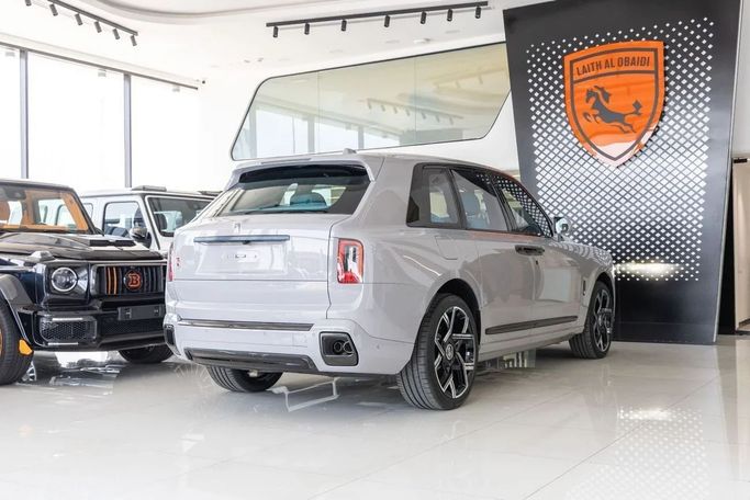 مستعملة Rolls-Royce Cullinan Black Badge I تجميل الوجه, 6.7 l, 2025 في في دبي من Laith Alobaidi Motors، اللون رمادي. المواصفات الأوروبية | AUTO.AE