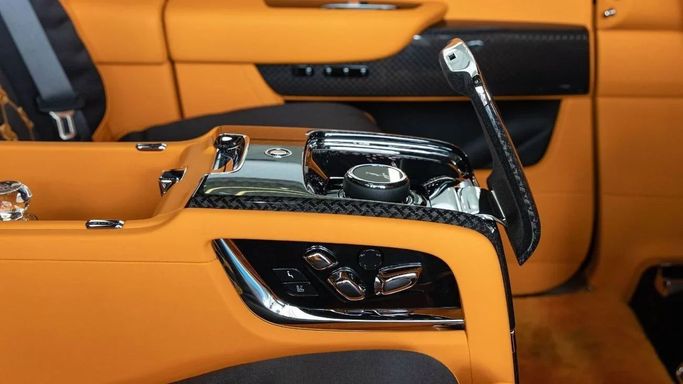 جديدة Rolls-Royce Cullinan Black Badge I تجميل الوجه, 6.7 l, 2025 في في دبي من Laith Alobaidi Motors، اللون رمادي. المواصفات الأوروبية | AUTO.AE