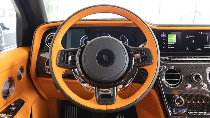 جديدة Rolls-Royce Cullinan Black Badge I تجميل الوجه, 6.7 l, 2025 في في دبي من Laith Alobaidi Motors، اللون رمادي. المواصفات الأوروبية | AUTO.AE