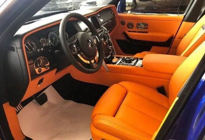 Новый Rolls-Royce Cullinan I, 6.7 л, 2024 в Дубае от Mohamed Hakim Motors Синий цвет.  | AUTO.AE